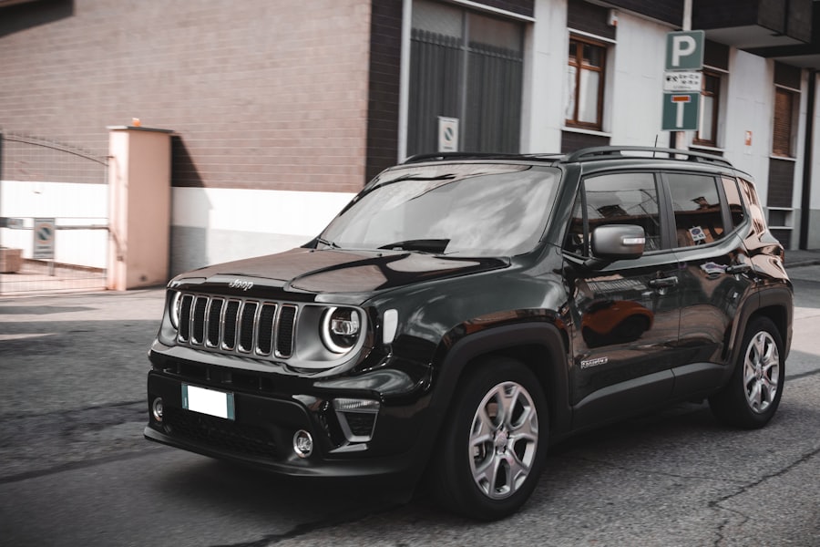 Seguro auto — SUV popular à noite